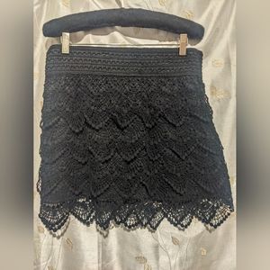 Black lace tiered crotchet mini skirt in EUC SZ LG 🖤